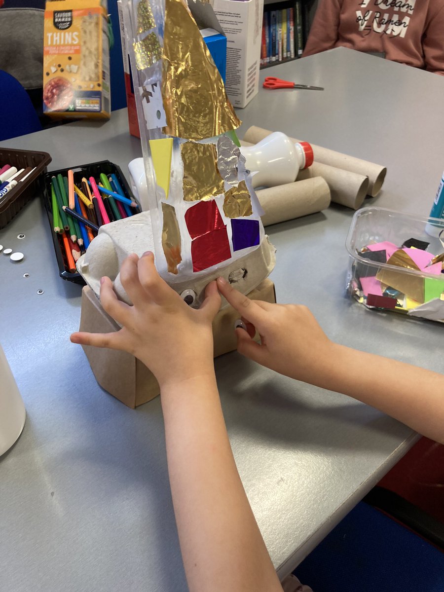 #SummerReadingChallenge: We had a lovely Storytime &amp; junk modelling session yesterday at #OrpingtonLibrary when we created a unicorn, a monster, a castle &amp; two rockets &amp; then made up a great story about them. We also read these two brilliant books! #MarvellousMakers