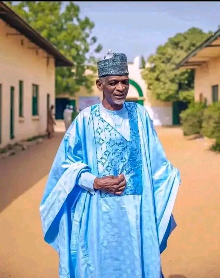 SanousiMuhammad's tweet photo. "Inna lillahi wa inna ilayhi raji'un (Verily, we belong to Allah and to Him we shall return).

It is with great sadness that we learned of the passing of  former principal, [BELLO I GWARZO]. We extend our heartfelt condolences to his family, friends,

Ameen. https://t.co/jFs8F0VCc4