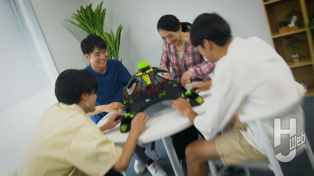 Hobby_JAPAN_Web's tweet photo. 【超エキサイティング!!!!!】
「アメリカンバトルドーム」が復活!!
ボールを相手のゴールにシューッ！！
https://t.co/ziaTE3bTDf

発売から30年を記念し、令和に復刻発売
本日8月26日（月）より受注開始！ https://t.co/Z6JH5Pivcj