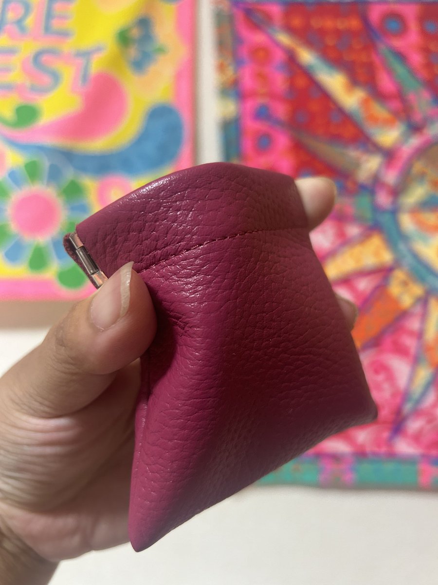 こんにちは！Ethical factoryです！

本日はセミオーダーの型開発中の商品をチラ見せ、、、👀
リップなどが入る小さい小物入れを開発中です...!早く型に追加したいです🫶