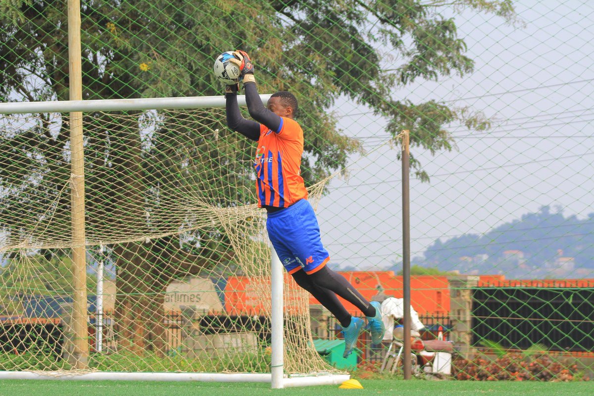 SCVillaJogoo's tweet photo. Thursday - Final touches ahead of the Big Day ✅
#CBESCV || @CAFCLCC
#TheJogoos🔵 https://t.co/JfTNsfbE8B