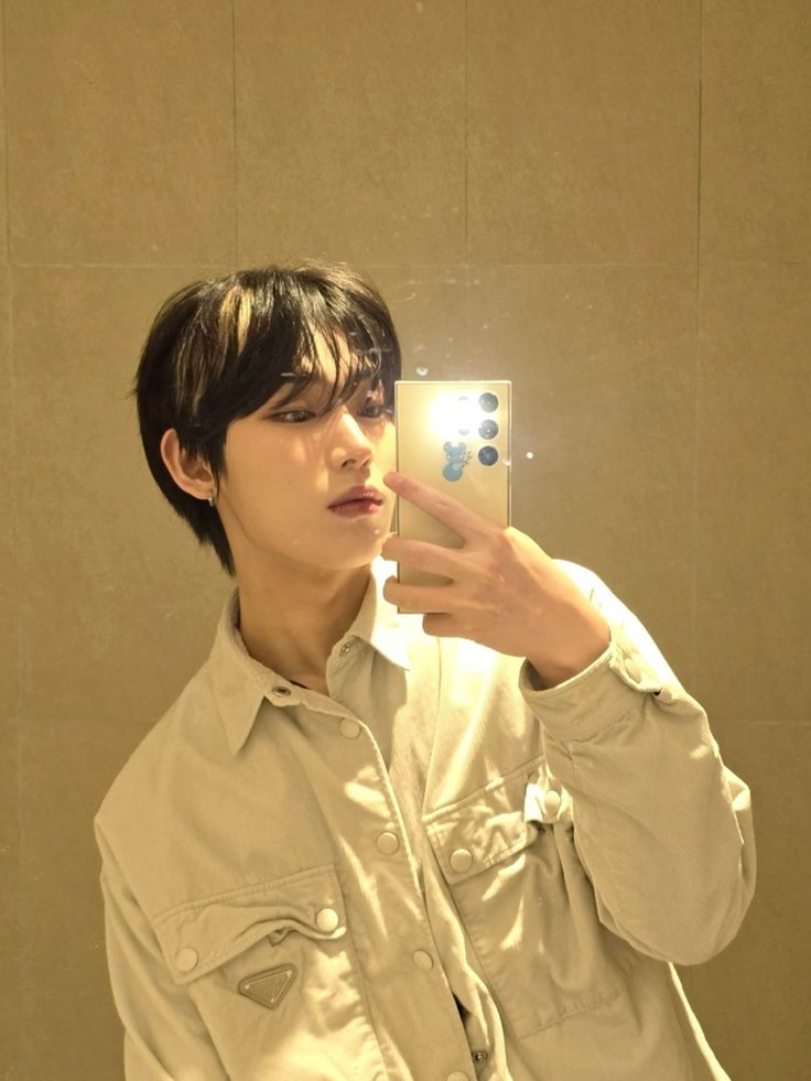 forsoulliesnk's tweet image. anagapesis
a #sunki au

alain (ksn) and shandy's (nrk) relationship, often seen as the ideal, strong, supportive, and full of mutual respect. 

but, what if, despite their deep love they've built, they suddenly wake up one day with no feelings left for each other?