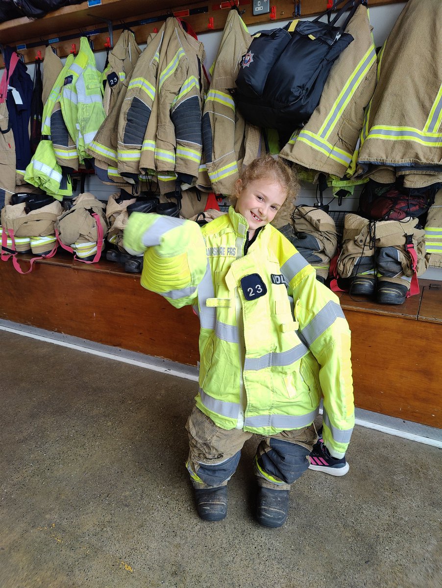 trolliebobs's tweet photo. @HantsIOW_fire @Cosham23 
Please pass on our thanks to the amazing Firefighter who took time out of his lunch break to show my daughter around his station. 

His kindness has helped her PTSD recovery far more than we ever thought possible.

You're all true heroes. https://t.co/qkOkTK36u4