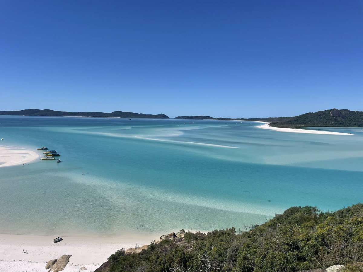 2 week holiday in 🇦🇺 ✅ just going to accidentally drop my passport in the sea so I don’t have to come back…. 😅😅