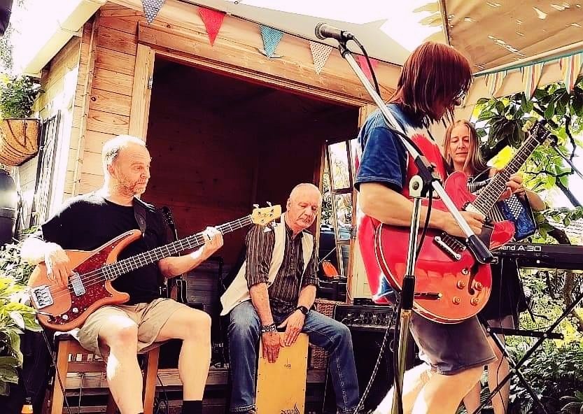 TheBlueYellows's tweet photo. 2 very different shows coming up this Bank Holiday weekend:
FRIDAY (tonight) - our debut at the fantastic PERCY'S CAFE BAR, Whitchurch #Shropshire &amp; a SUNDAY acoustic Matetinee at KING'S LOCK #Middlewich from 3pm with Amy Antrobus &amp; Jasmine Allen Estate.
Have a great weekend ❤️ https://t.co/olu1LbxLfo