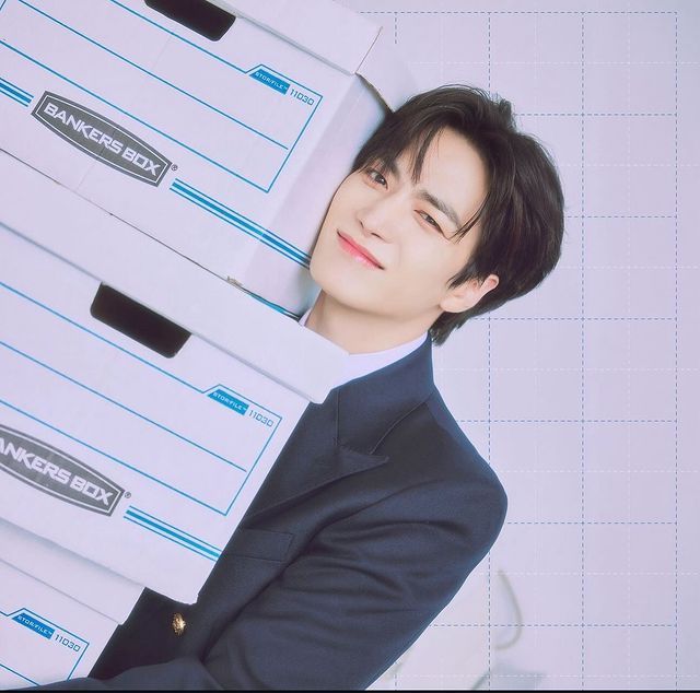 memoryjh68's tweet photo. 240823 aluu_miyoung
종현

팬미팅

#알루 #aluu

https://t.co/To1o0QBE6m
https://t.co/xQg4gidUD8
https://t.co/4y3PhjMrSN

#김종현 #KimJonghyeon https://t.co/sBgNBsYCGI