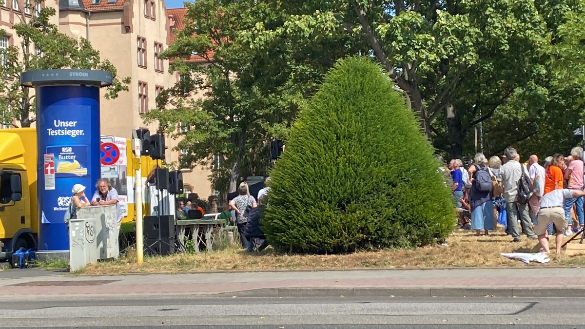 MaltusPanda's tweet image. Jetzt erzählen Menschen, die sich für Impfstoff geschädigt halten, von ihren Leiden.

Ja, sicher gab es Menschen, die durch die Impfung geschädigt wurden. Aber diese Menschen tun den echten Geschädigten keinen Gefallen. #mz2308