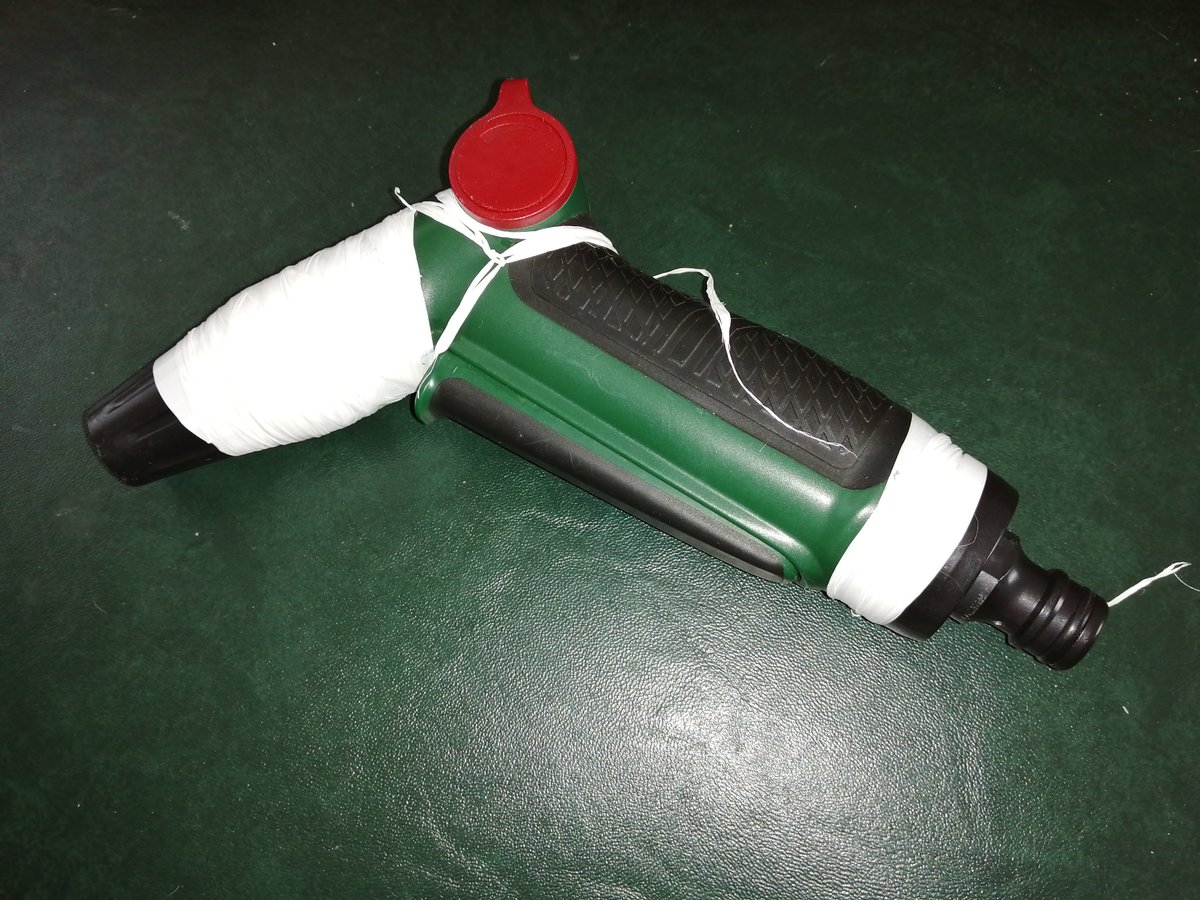 Hello <a href="/LidlGB/">@LidlGB</a> <a href="/Schwarzenegger/">Arnold</a>... Sorry your Parkside garden spray nozzle is a load of bobbins.
It leaks and sprays like a colander.
Tried to patch it up with plumbing tape but no can do.
It's not been mistreated.
Can't find a replacement and other brands don't fit your hose. 😭😫