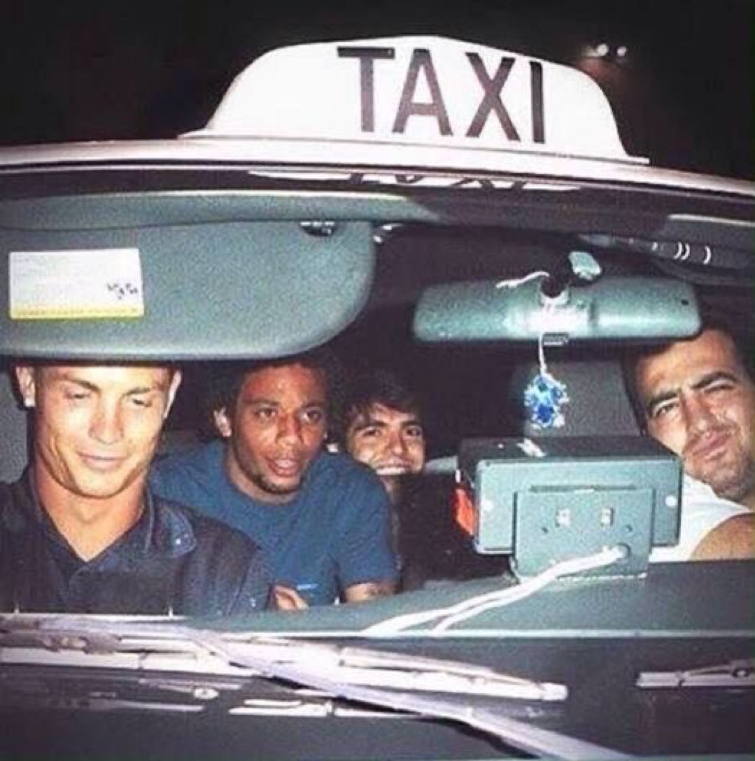 The luckiest taxi driver ever. 😂
