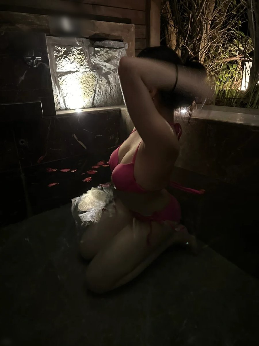 這幾天 開始想一些犯賤的事情
突然想結婚了  結婚之後是不是就不能玩推特了
你們希望你們的老婆女友玩推特嗎 https://t.co/vCj9TNKG16