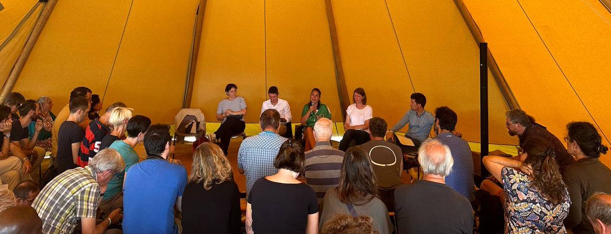 #JDE2024 - Jour 2 🌻 

Beaucoup de participant•es présent•es à notre atelier sur la #rénovationénergétique pour partager les faiblesses de cette politique &amp; les solutions à vite mettre en œuvre.

Sans un réel saut dans la rénovation nous ne gagnerons pas la bataille du climat !