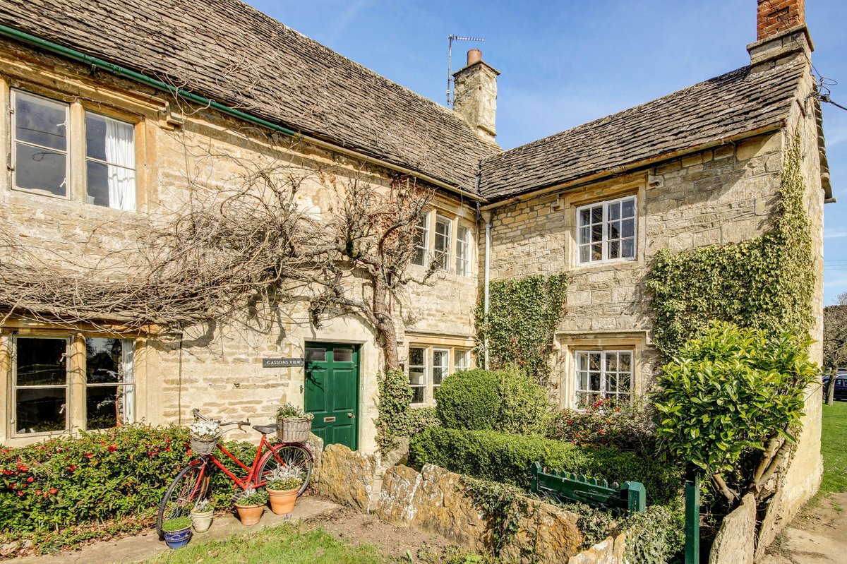 Dreaming of an #Oxfordshire summer getaway? 🌞 From country cottages to city's hidden retreats, find a great choice of self-catering accommodation in the county.

📍 Greyfriars Hideaway <a href="/HideawayOxford/">Greyfriars Hideaway Oxford</a> 
📍 <a href="/GrangeFarmOxon/">Grange Farm Cottages</a> 
📍 <a href="/SnaptripUK/">Snaptrip | snaptrip.com</a> 
📍 <a href="/StayCotswold/">StayCotswold</a> 

#ExperienceOx