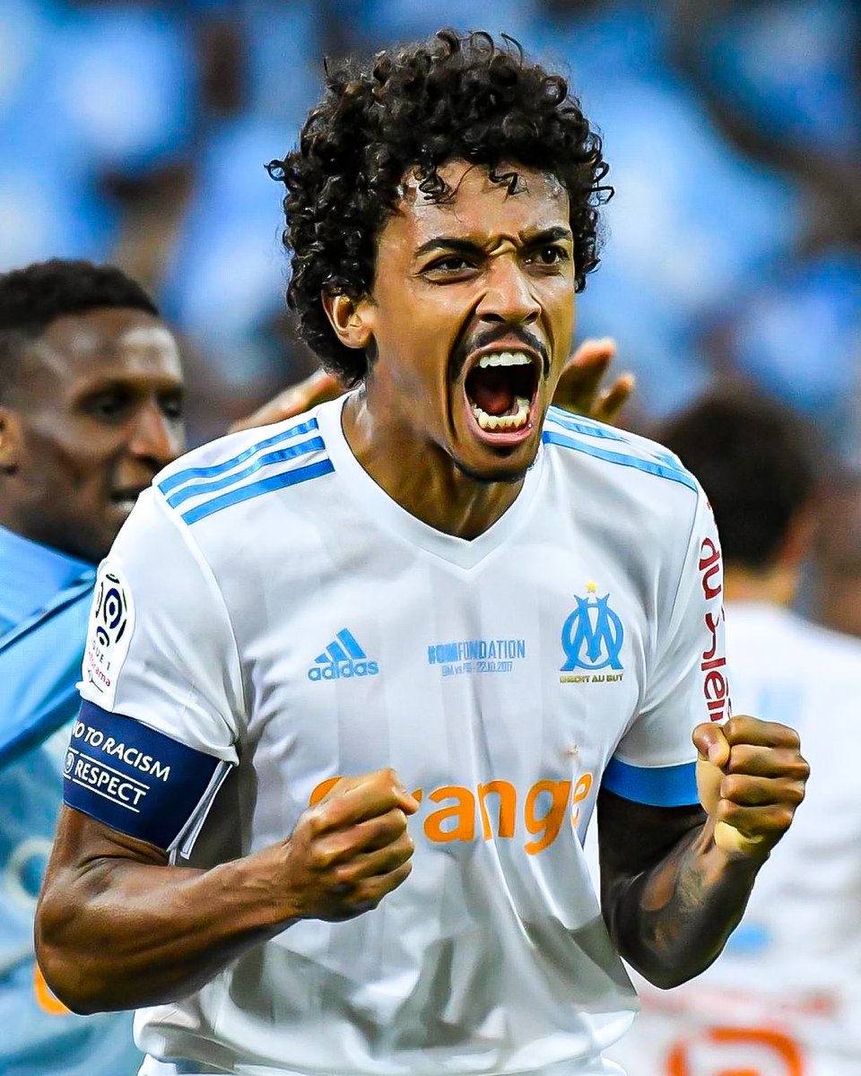 OM_Portugues's tweet photo. Não falei que o Luiz Gustavo era craque da bola, torcida? 🇾🇪💙

#Libertadores #GloriaEterna https://t.co/ncJbWpQ0z6
