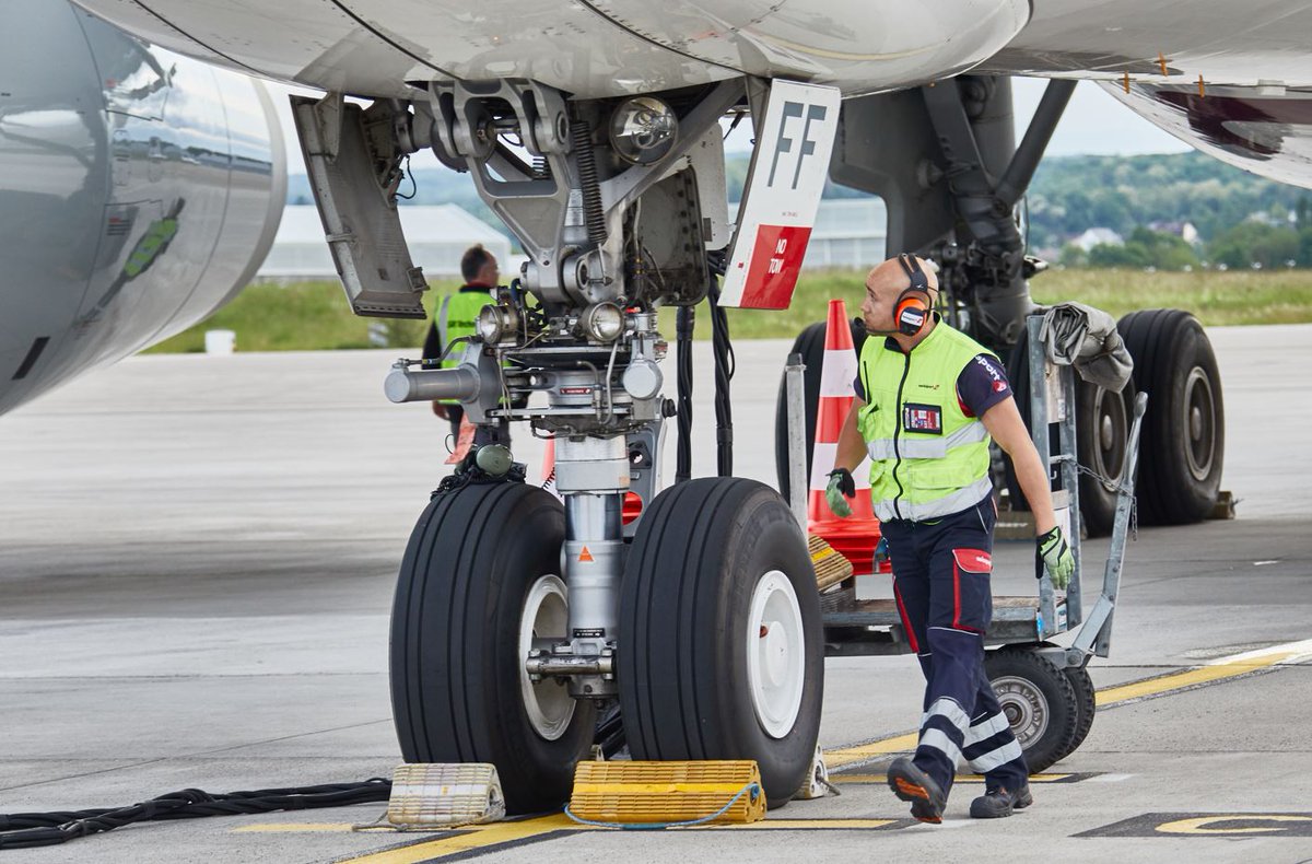 Swissport (@swissportnews) on Twitter photo Swissport has secured the ground handling license at <a href="/Airport_FRA/">Frankfurt Airport</a> effective 1 Feb 2025! ๐โ๏ธ This win reinforces our global presence and expertise in ground handling ๐cutt.ly/EenEhZmb
<a href="/StatMediaNews/">STAT Times</a> @groundhandling Swissport has secured the ground handling license at <a href="/Airport_FRA/">Frankfurt Airport</a> effective 1 Feb 2025! ๐โ๏ธ This win reinforces our global presence and expertise in ground handling ๐cutt.ly/EenEhZmb
<a href="/StatMediaNews/">STAT Times</a> @groundhandling