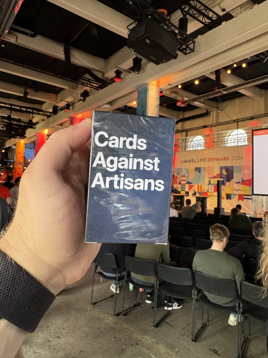 Was just giftes this physical copy of Cards Against Artisans! Love this community 😍 Thank you so much <a href="/MathiasHansen/">Mathias Hansen</a>!