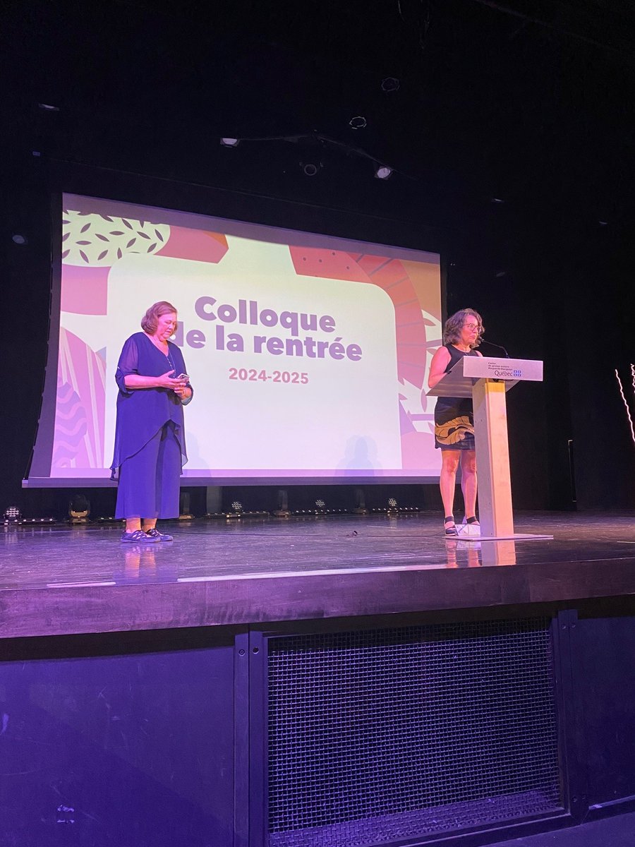 csmbourgeoys's tweet photo. Colloque de la rentrée au #CSSMB : une rentrée sous le signe de l'inspiration
Vendredi dernier, plus de 350 gestionnaires du CSSMB ont assisté à une conférence de Sophie Brochu, ancienne DG d’Hydro-Québec. Les équipes de gestion sont prêtes à démarrer l'année avec détermination! https://t.co/NykLzHbbkw
