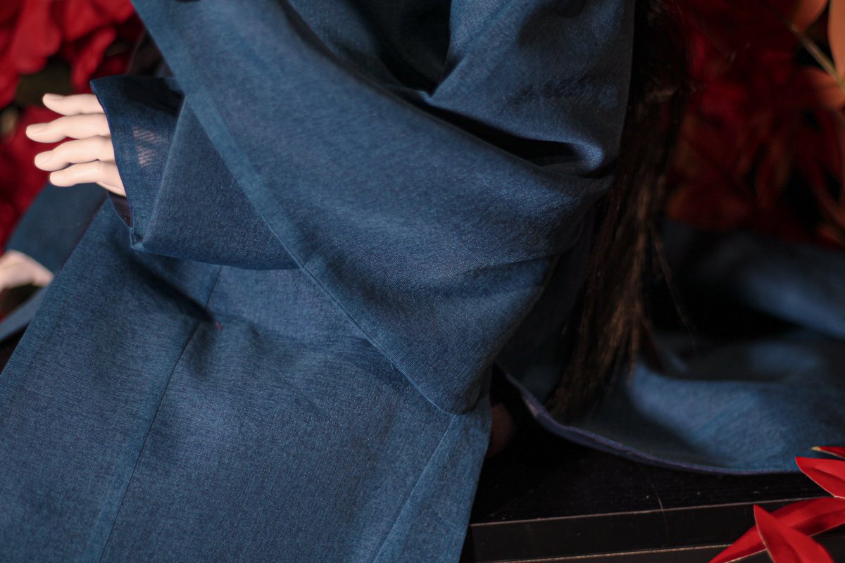 <rt+팔로우 이벤트>
안녕하세요, 동지주단입니다.
가을 분위기에 어울리는 차분한 파란색에 어두운 갈색의 깃으로 포인트를 준 두루마기를 준비했습니다.
부디 잘 부탁드립니다.❤️🙏
주문기간: 24.8.24(토)~9.5(목)
Msd, 모델델프(프린스바디),Sd17, 70급, 75급, 루츠78 사이즈 주문가능합니다.