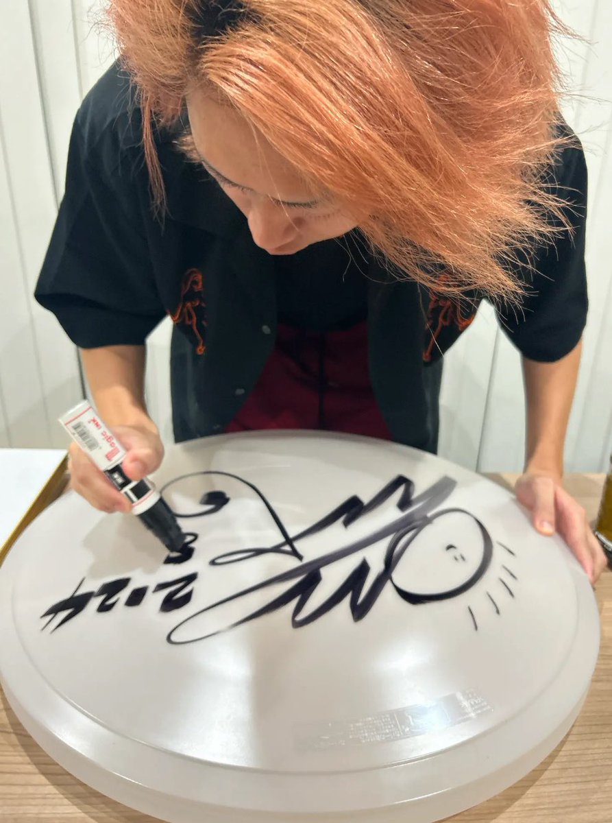 luv__TOKAI's tweet photo. 深夜3時てっちゃんに会えました‼️
毎日起きるとサインが見れるという幸せさ最高かよ🧡🧡🧡🧡🧡

てっちゃん頑張ってくれてありがとう🧡
おかげで幸せな時間を過ごすことが出来ました‼️またいつか会えるといいな😘😘

本当におつかれさまでした😊

 @TO_TETSUYA  #てつや   #東海オンエア https://t.co/CZ5AhcB2NL