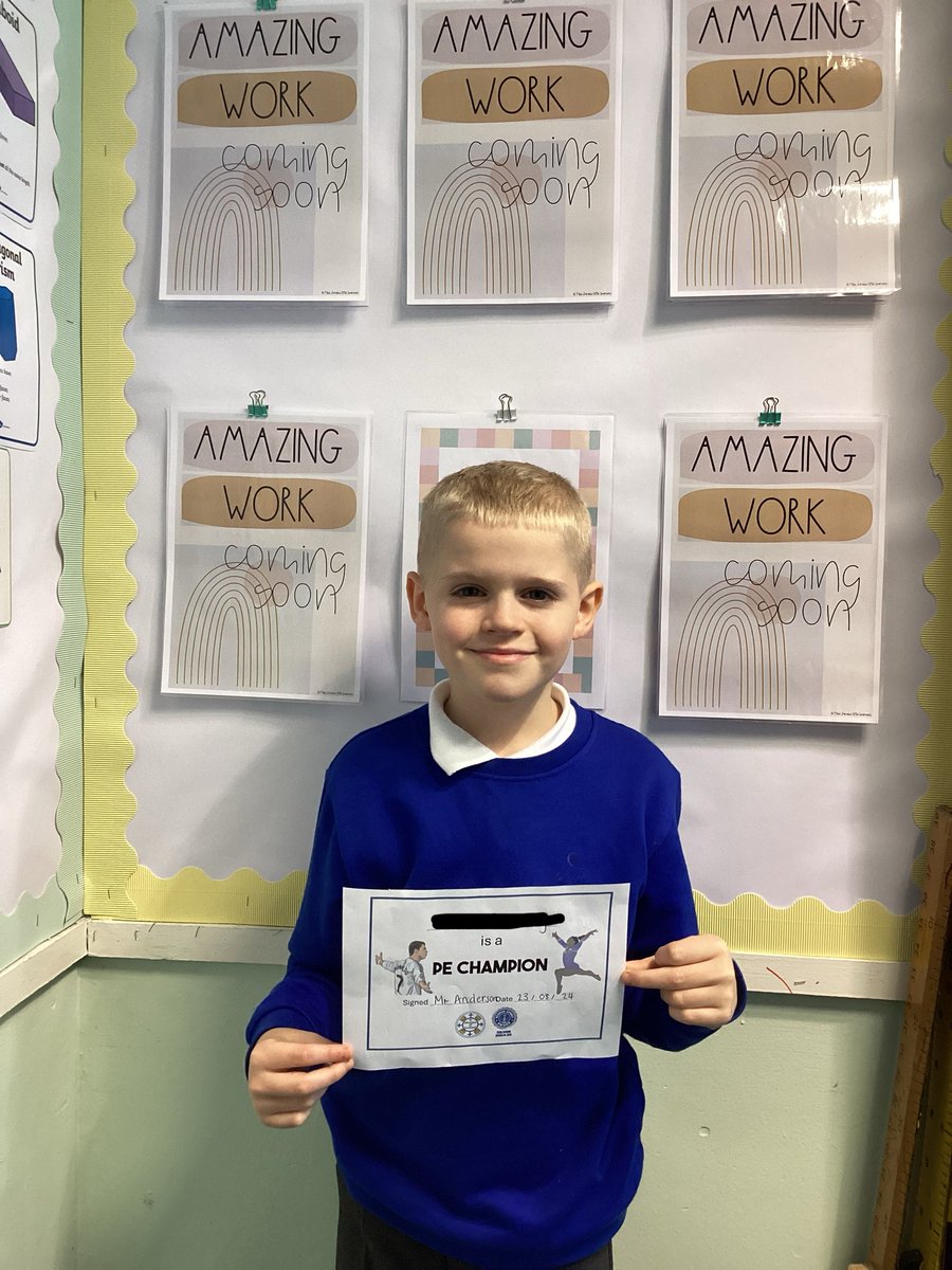 SMOS_P5_MissD's tweet photo. A massive well done to our award winners, a great start to Primary 5. Super proud of you all 🎖️😁⭐️🍎 @SMOSPrimary https://t.co/qyLWaXtW2V