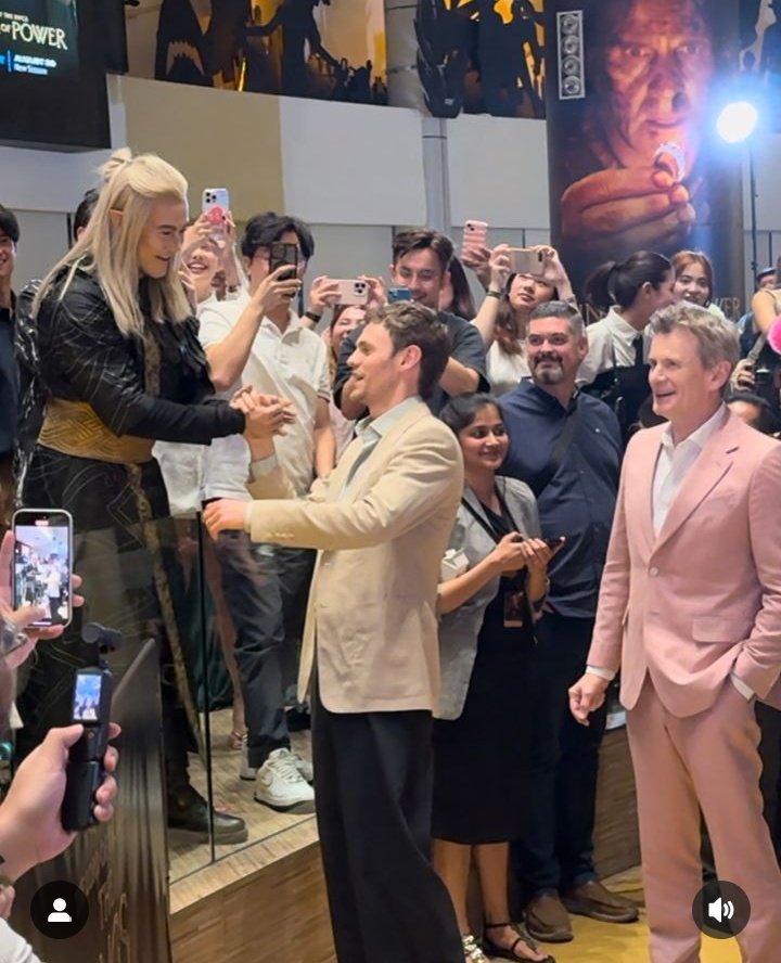 juuhcrr's tweet image. Only a fan can explain his love for this universe❤️

IG: theprincedeguzman and awiesome 

#TheRingsOfPower 
#OsAneisDePoder