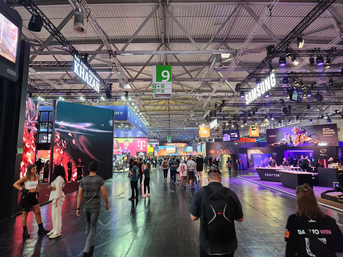 Mighty Koi tweet media