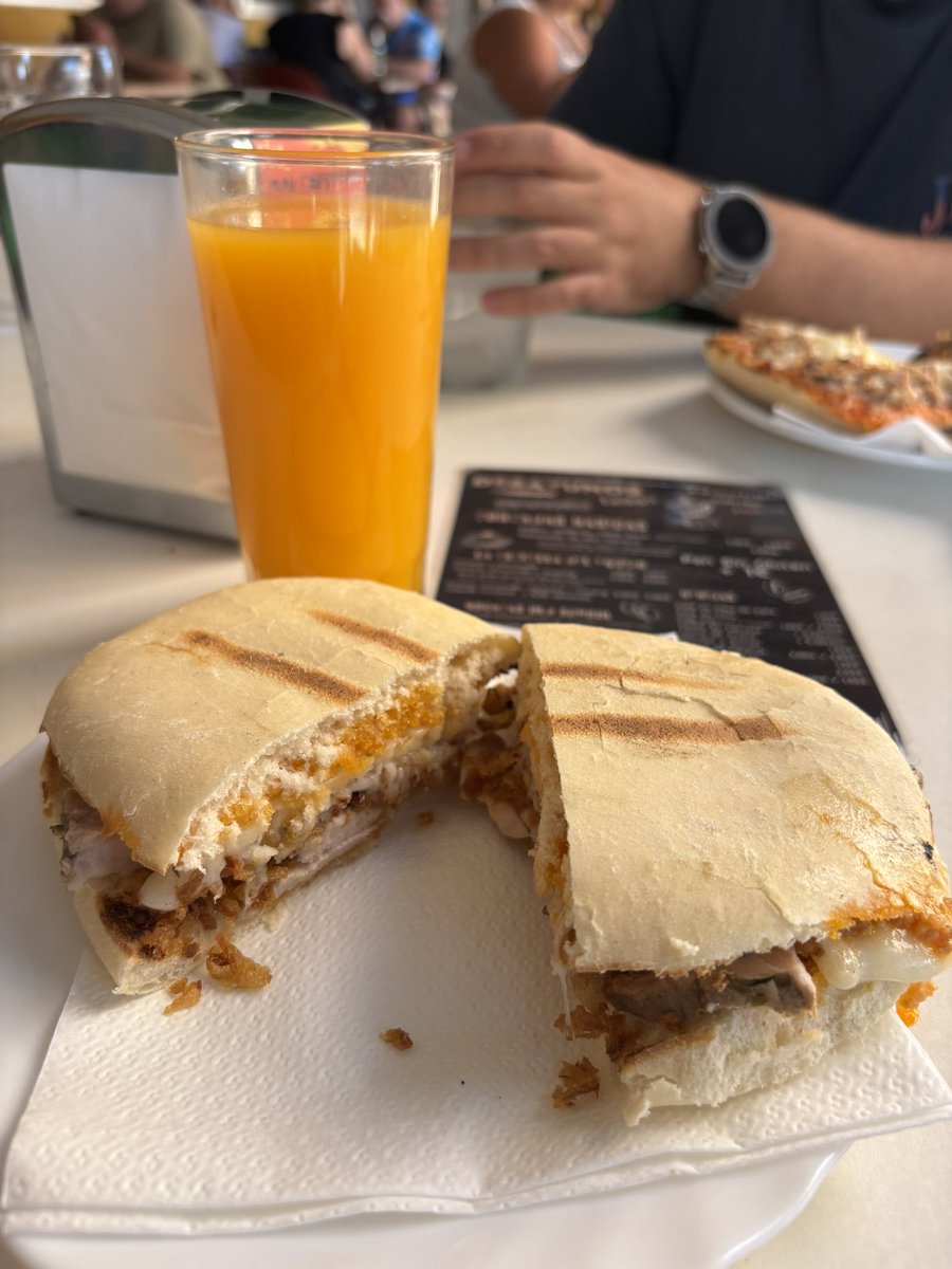 carlosdealba_'s tweet photo. A otro nivel @BarCafeCentro https://t.co/jfYkpOuMDj