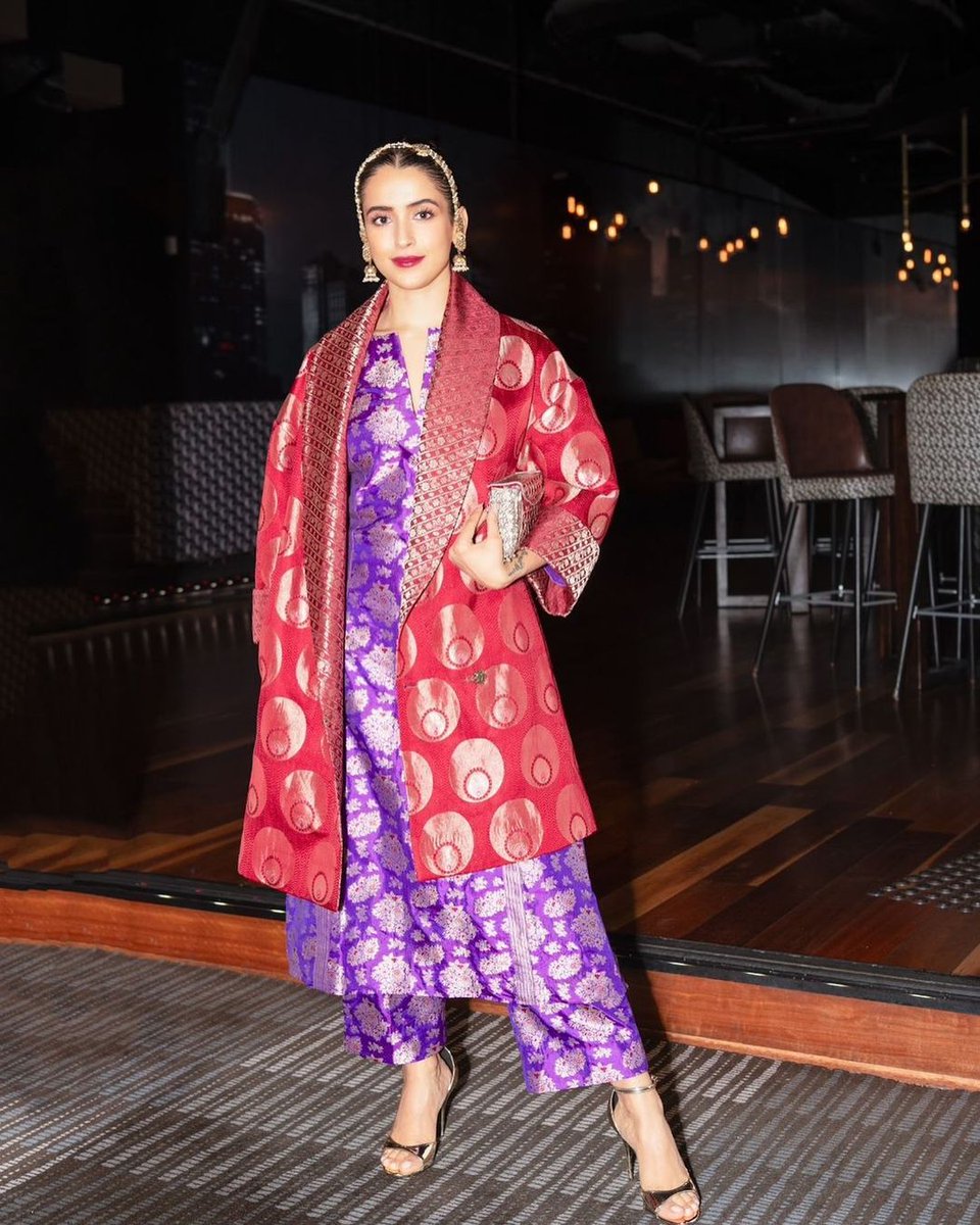 Filmyape's tweet image. A standing ovation for #MRS at the #IIFM Screening! Sanya Malhotra was moved to tears as she connected with the audience about her inspiring journey. This 
#JyotiDeshpande, #PammiBaweja #HarmanBaweja     #screeningatIFFM  #IndianCinema #Bollywood #Drama #Inspirational #MustWatch