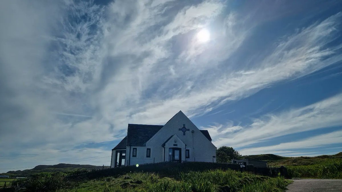 EileanIdhe's tweet photo. Pausing for cuppa after chores ☕️ We still have vacancies this season: why not take a break &amp; come stay? B&amp;B or Dinner/B&amp;B options; all rooms ensuite. 
Also, our 2025 Bookings Calendar is steadily filling up! Pls RETWEET #isleofiona #visitscotland #retreat #pilgrims #colmcille ❤️ https://t.co/TSLsBYz6Cl