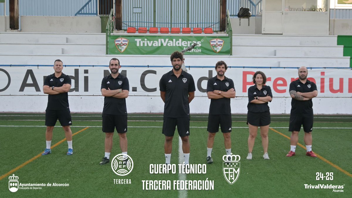 trivalvalderas's tweet photo. 🫡👨 CUERPO TÉCNICO

Os presentamos a nuestro Cuerpo Técnico para esta temporada:

🧠 Raúl Montero - Entrenador
🗣️ Alex Velasco - 2º Entrenador
📊 Raúl Diaz - Ayudante Técnico - Analista
🏋️‍♂️ Igor - Preparador Físico
🧤 Sergio - Entrenador de Porteros
💆‍♀️ Ana - Fisioterapeuta https://t.co/qROIWOap59