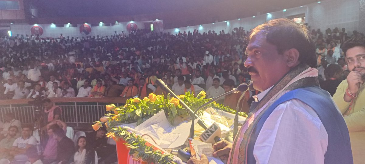 kedarguptain's tweet photo. आज पटना श्रीकृष्ण मेमोरियल हॉल में भाजपा ओबीसी मोर्चा द्वारा आयोजित शहीद रामफल मंडल शहादत समरोह में शामिल होकर अमर शहीद रामफल जी के जीवनी पर प्रकाश डालते हुए एवं उपस्थित लोगों को सम्बोधित करते हुए। https://t.co/5Gtw2FycJg