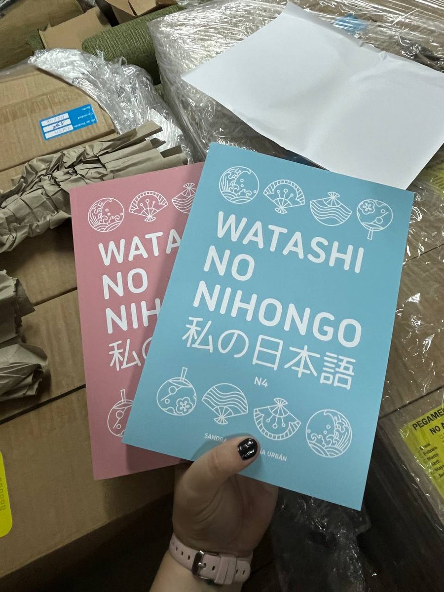 proyectowatashi's tweet photo. HAN LLEGADO. 
Es una sensación preciosa y de orgullo por el trabajo realizado. Gracias a Cris (lacrisalis en Insta) y @dianammarmol por ser mis compis de equipo una vez más.
A finales de SEPTIEMBRE abriré la tienda online y estaré en @Japan_Weekend Madrid!
がんばります！ https://t.co/aTDdKdWxKp