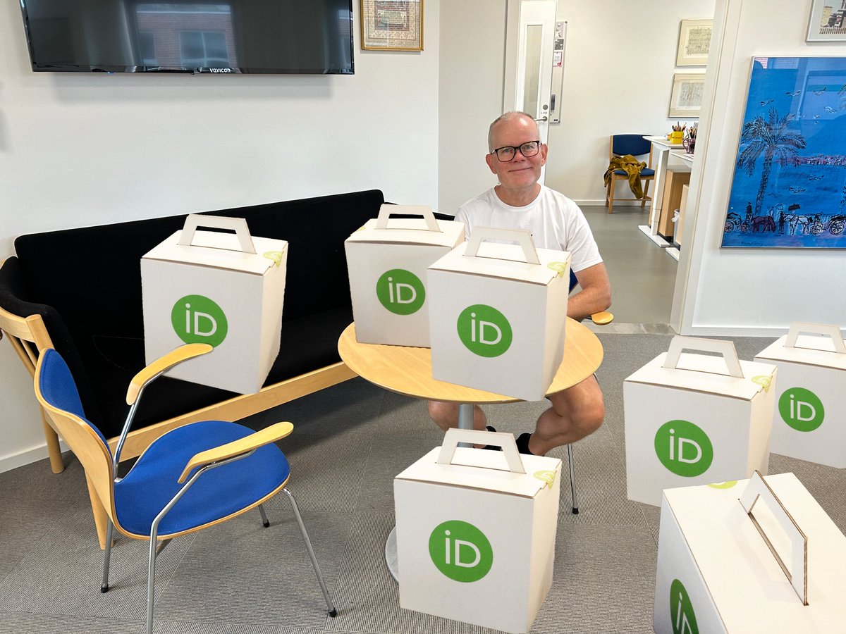 🎉 Happy 10-year anniversary, ORCID Denmark! 🎉 

A decade of less name ambiguity in research! 📚

<a href="/aalborg_uni/">Aalborg Universitet</a> is currently the consortium lead with Poul from the VBN Team still on board! 🚀

Create a free ORCID at orcid.org 🆓🔗

#ORCID10DK <a href="/ORCID_Org/">ORCID Organization</a>