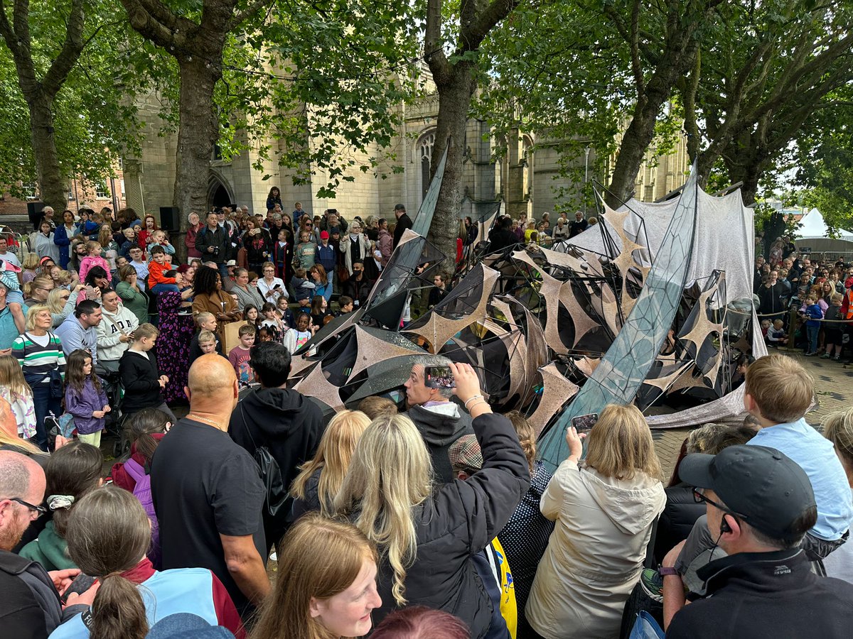 The dragon has hatched and is getting an amazing Wakey welcome 🥳

#OurYear2024 #TheHatchling #Wakefield