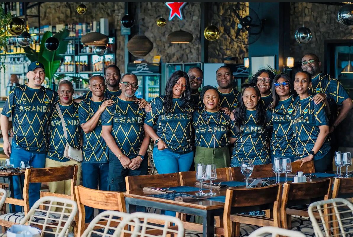 What a privilege to have hosted the <a href="/MTNCameroon/">MTN CAMEROON</a> Executive Leadership team in #Rwanda. And of course, the #MadeInRwanda <a href="/HouseOfTayo/">House Of Tayo</a> drip was a must before their departure. 🤗
#DoingGoodTogether 💛