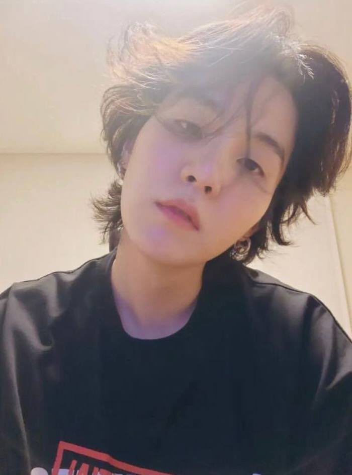 WE LOVE YOU YOONGI
WE LOVE YOU SUGA
WE LOVE YOU AGUST D
#BTSisSeven
#SugaStays
#ARMYShieldsBTS
#BesideSUGA
#BTSPurpleRibbonProject
#ItsGonnaBeAlright
#힘들땐우리가함께걸어온길을돌아봐