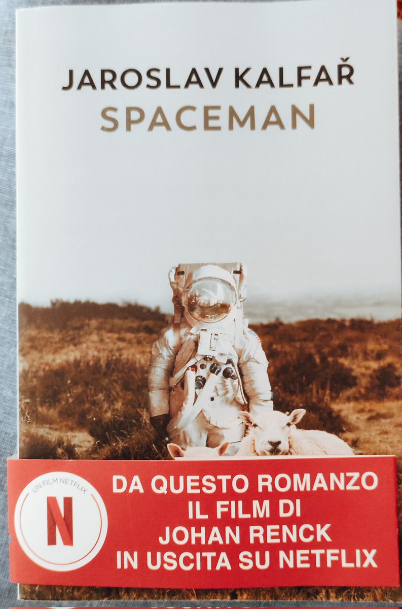 JunFender's tweet photo. A book for my mum's birthday... 🕷️
#spaceman #Hanus #forcomfortpurpose https://t.co/A9WO3Icfhc
