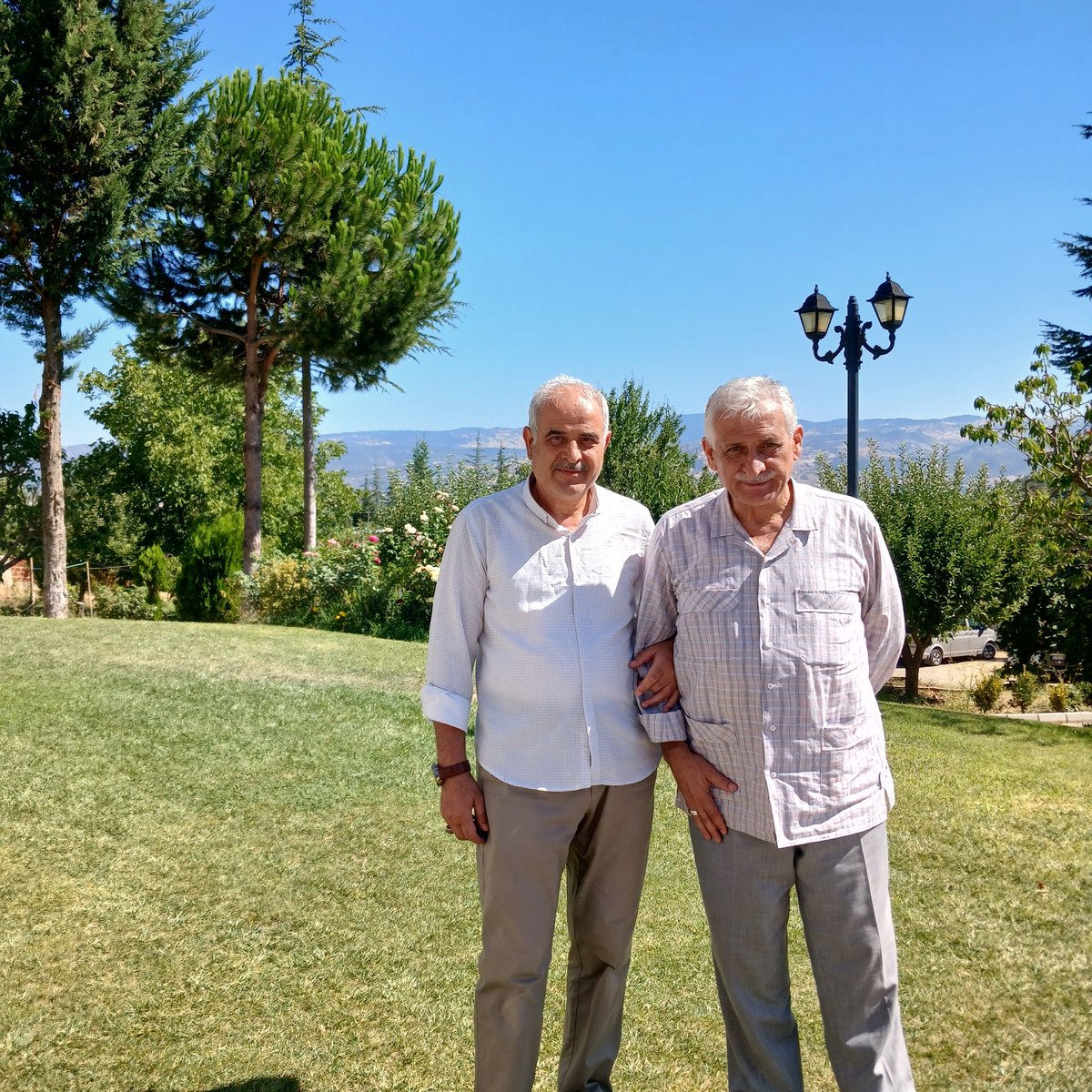 Marîz bir asrın, 
hasta bir unsurun, 
alîl bir uzvun reçetesi; 
ittiba'-ı Kur'andır.
Cumanız mübarek ve 
hayırlara vesile olsun. Amîn