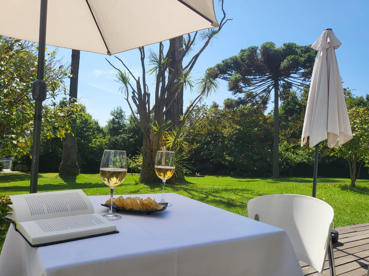 Hoy es el día perfecto para disfrutar de nuestra terraza, o el sábado, o el domingo 🤭
Las Carolinas Garden
 🏡 Paseo General Dávila 115
 👉 lascarolinasgarden.com
 ☎️ 942 03 34 02