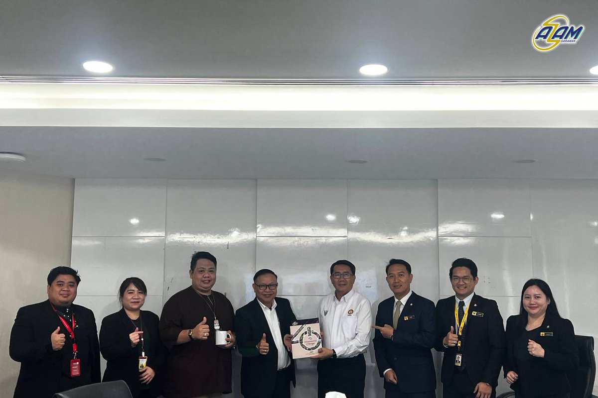 AZAMSarawak's tweet image. Today , AZAM's delegation led by our CEO Mr. Ali Suhaili and the team paid a courtesy visit to Administration Unit of Sarawak' Premier Department at Wisma Bapa Malaysia. Together, we are making progress.

#AZAMSarawak #MovementForProgress #AZAMToastmaster #AZAMYoungSouls