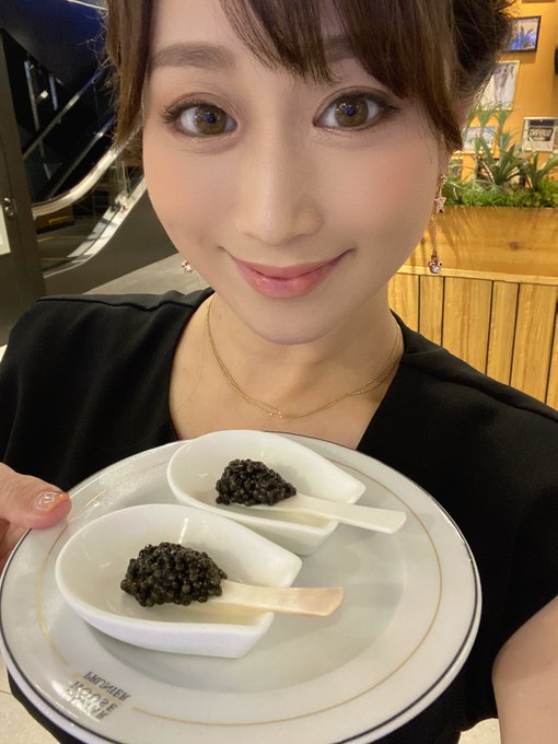 今日はキャビア食べ比べ🫶 https://t.co/cscPATJVhb