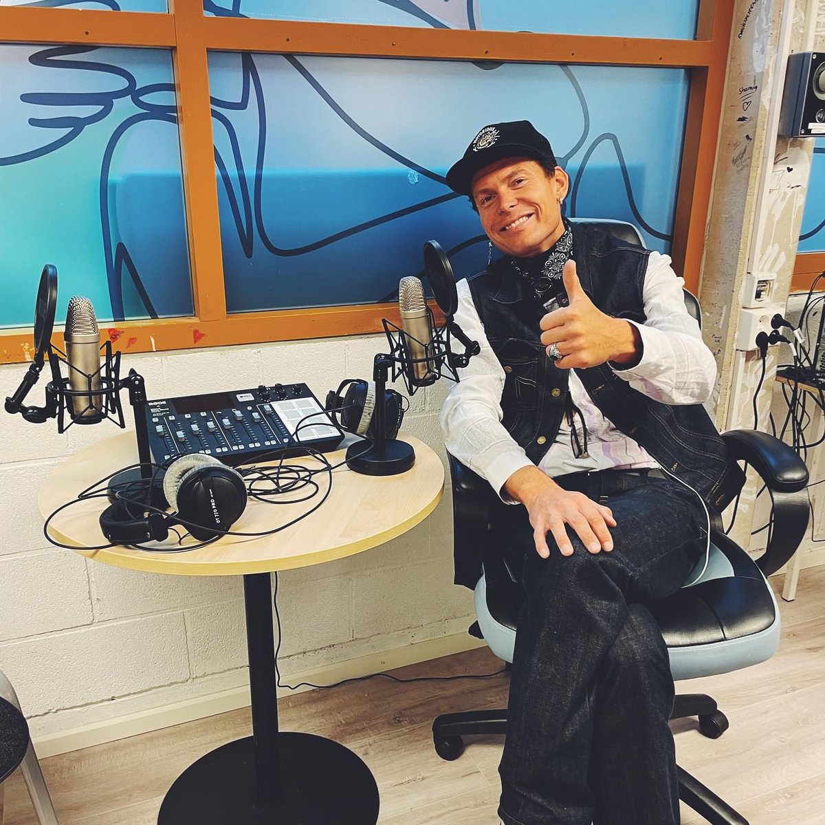 Ny podcastserie fra <a href="/Kreasjon_skole/">Kreasjon</a> kommer snart! Her er Fredrik Skalstad på Lofsrud skole for å klargjøre de første opptakene.
#skoleutviklingipraksis #vurderingforlæring #udir #osloskolen #lofsrud #heyteachers #podcast