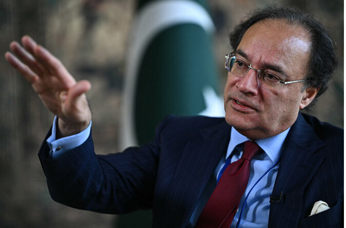 GulnazAkhtar825's tweet photo. Finance Minister Muhammad Aurangzeb has invited Dubai Islamic Bank and Mashreq Bank to enhance investments in Pakistan as the country struggles to meet external financial needs. #Karachi #BreakingNews #earthquake #PunjabPolice #PMModi #ترجمان_ختم_نبوت_مولانا #جلسہ_تو_ہوگا
#PMMo https://t.co/AvZvs4dwru