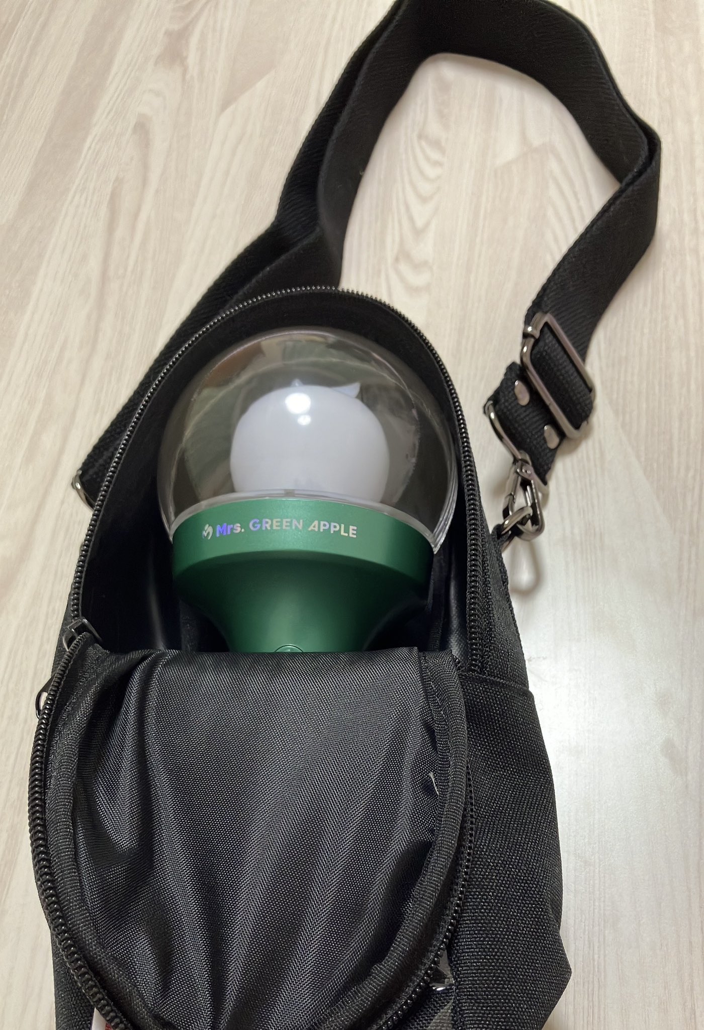 Mrs. 明るく GREEN APPLE ペンライトケース