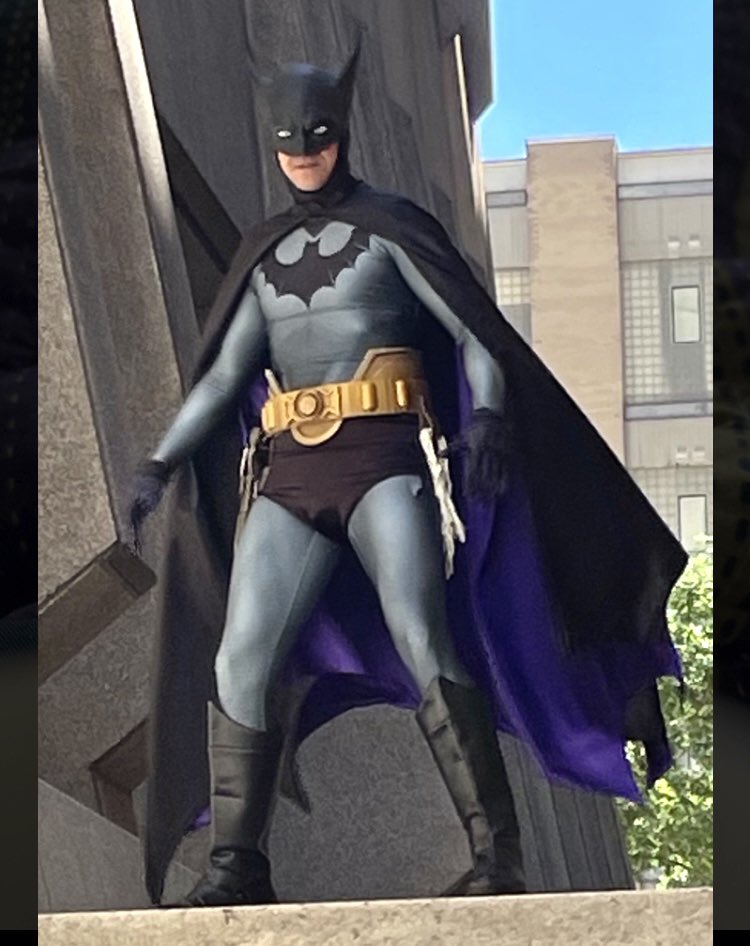 AlBigley's tweet photo. #dc #batman #batmancosplay #1939batman #detectivecomics27 #albigley #goldenage #goldenagebatman #batmanorigin https://t.co/IILh0RMKuW