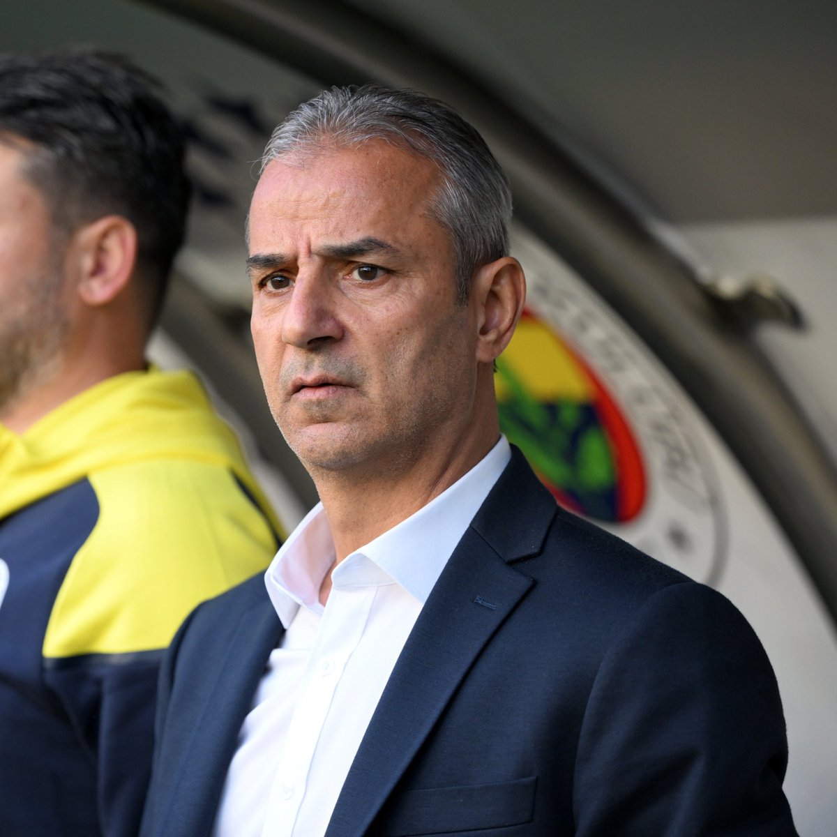 bpthaber's tweet photo. İsmail Kartal, çay ocağında Cuma namazını beklerken görüntülendi. https://t.co/dwvuJC5O0s
