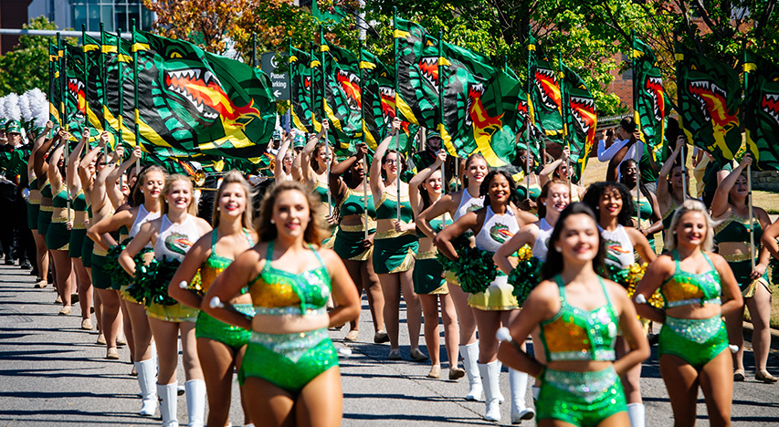 BhamTimes's tweet image. #UAB celebrates 30 years of its marching band program with a retrospective show this year on field. All band alumni are invited to play with the #Marching #Blazers at Alumni Band Day, UAB #Homecoming on Saturday, Nov. 2. @UABNews 

birminghamtimes.com/2024/08/uab-ma…