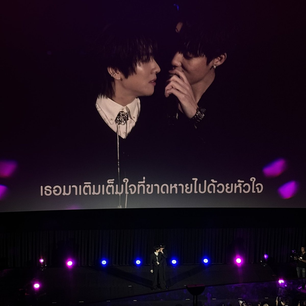 Julasherb's tweet photo. ชอบที่เธออยู่ตรงนี้ 🥰
.
#รักนี้ไม่มีถั่วฝักยาว #ThisLoveDoesntHaveLongBeans
#LoveNoLongBeansFinalEP
#JDent #SailubPon https://t.co/Lg73wBfGtt