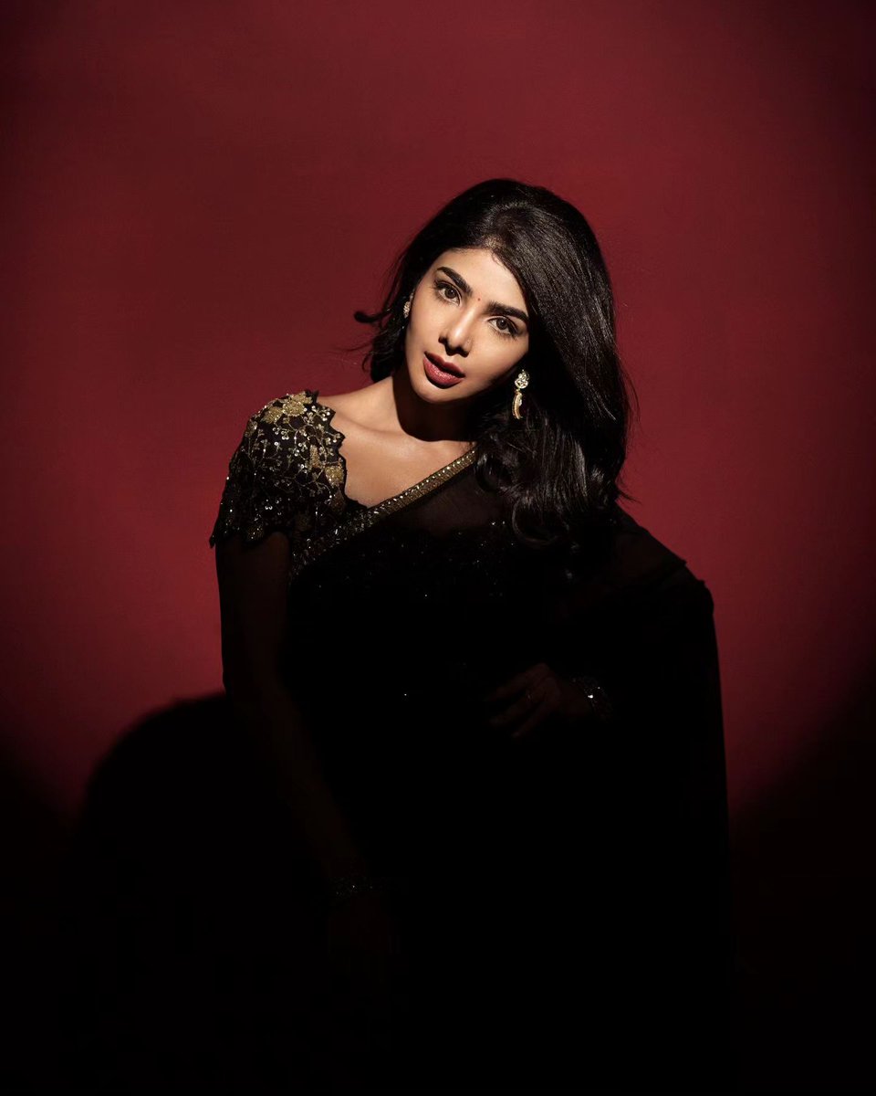 stargallery2020's tweet image. #PavithraLakshmi 🖤