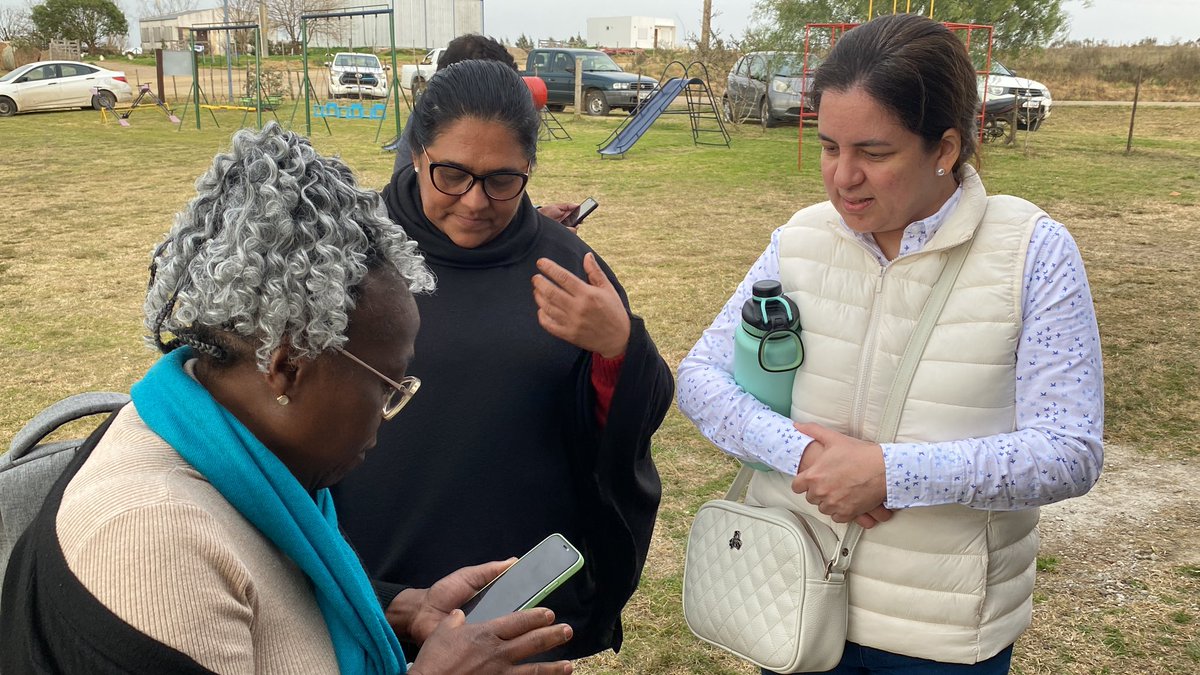 reafmercosur's tweet photo. 🚜 Ciclo de Intercambios sobre Experiencias de políticas de acceso a tierra. Junto a @FAOUruguay @reafmercosur @INC_Uruguay 

Compartimos algunos momentos del encuentro 👇

https://t.co/XBmbpfJz35… https://t.co/7hCG5yXSNe