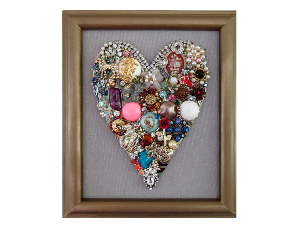 Carolyn40679267's tweet photo. Framed Jewelry Art Heart #1 #Handcrafted #VintageJewelry #FramedJewelryArt #MomSisGift #Collectible #OOAK #Oiginal https://t.co/U151jquL1f via @jimmiesart https://t.co/nnaweFRvIT